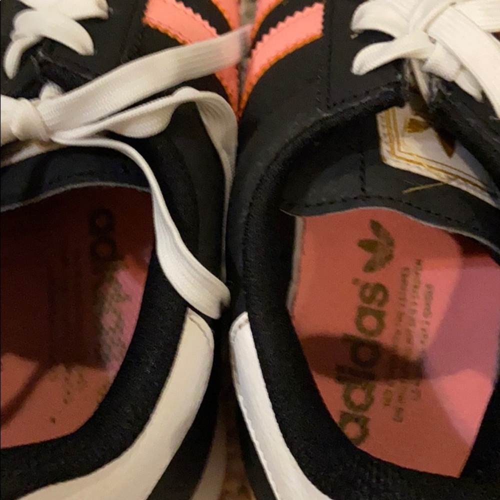 Shoes - Picture 4 of 5